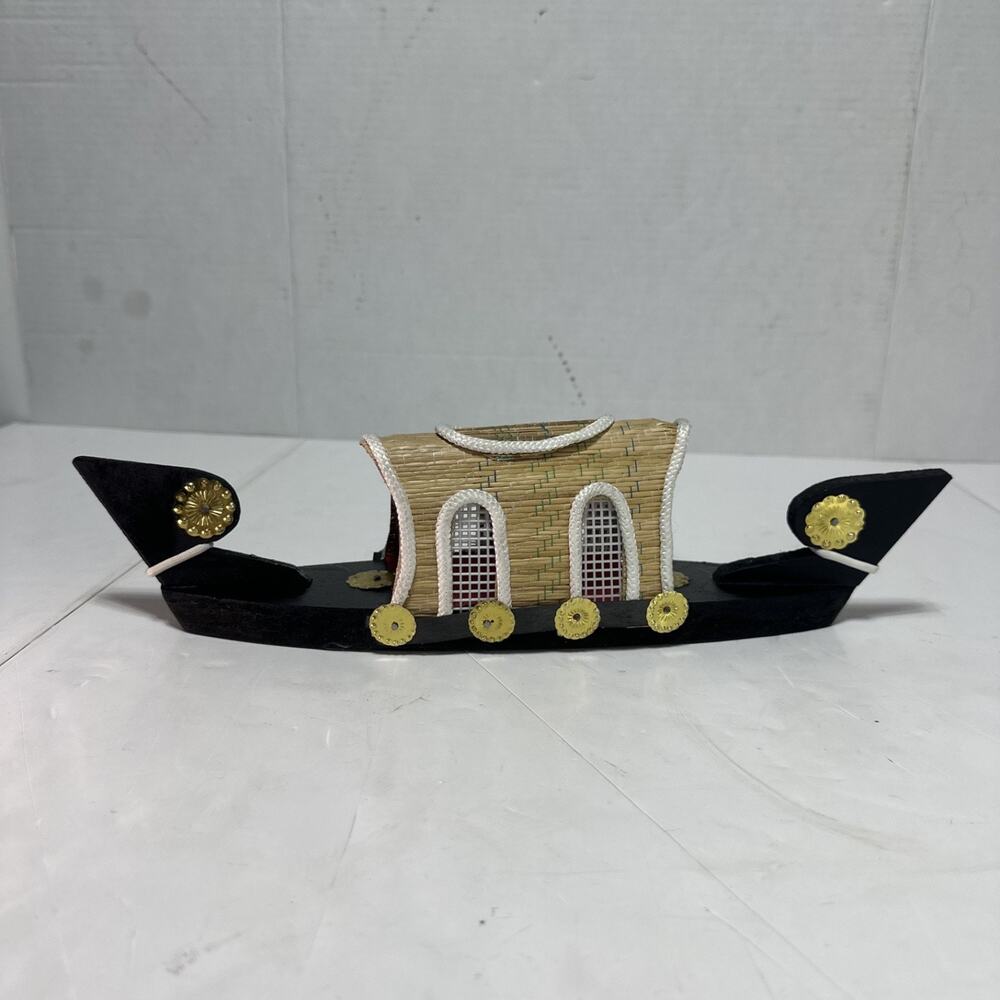 Mermaid Collections Kerala House Boat Miniature with Three Windows Home Decor